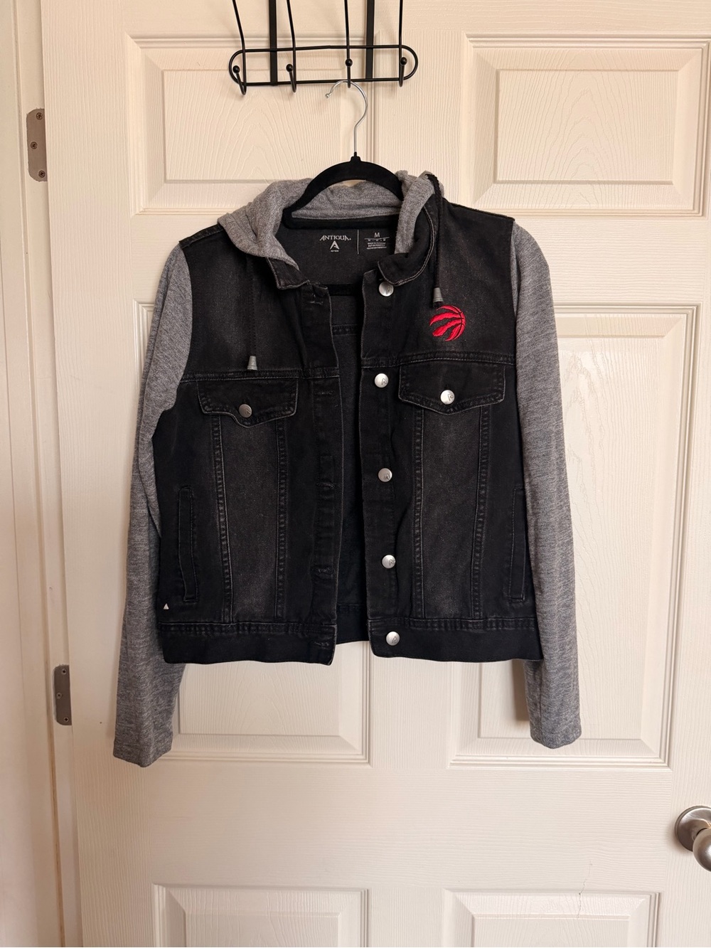 Antigua Toronto Raptors Women’s Hooded Denim Jacket – Size Medium